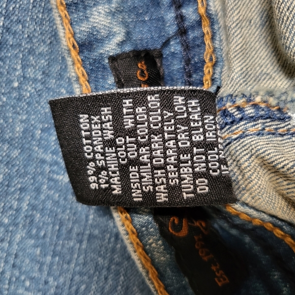 NWT South pole Freestyle Low Rise Boot Cut Distressed Jeans Size 9. - Picture 4 of 4